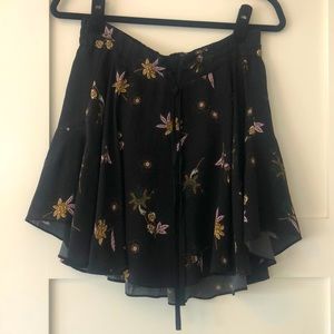 A.L.C. Mini skirt in multi color and patterned size 2 excellent condition